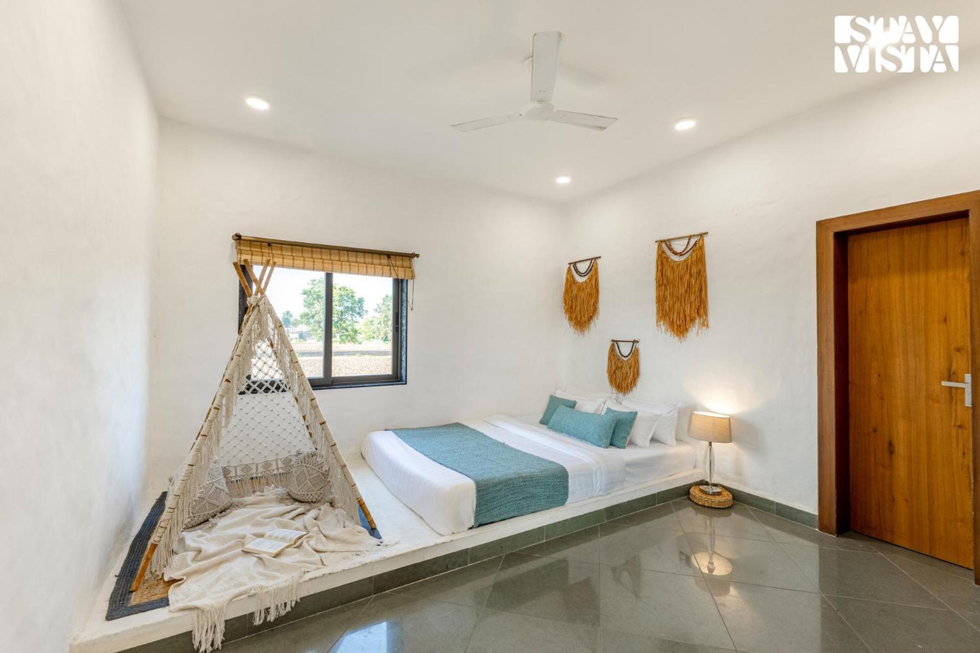 Stayvista At Lotus By The Lake With Pool, Bbq & Lawn 印多尔 外观 照片