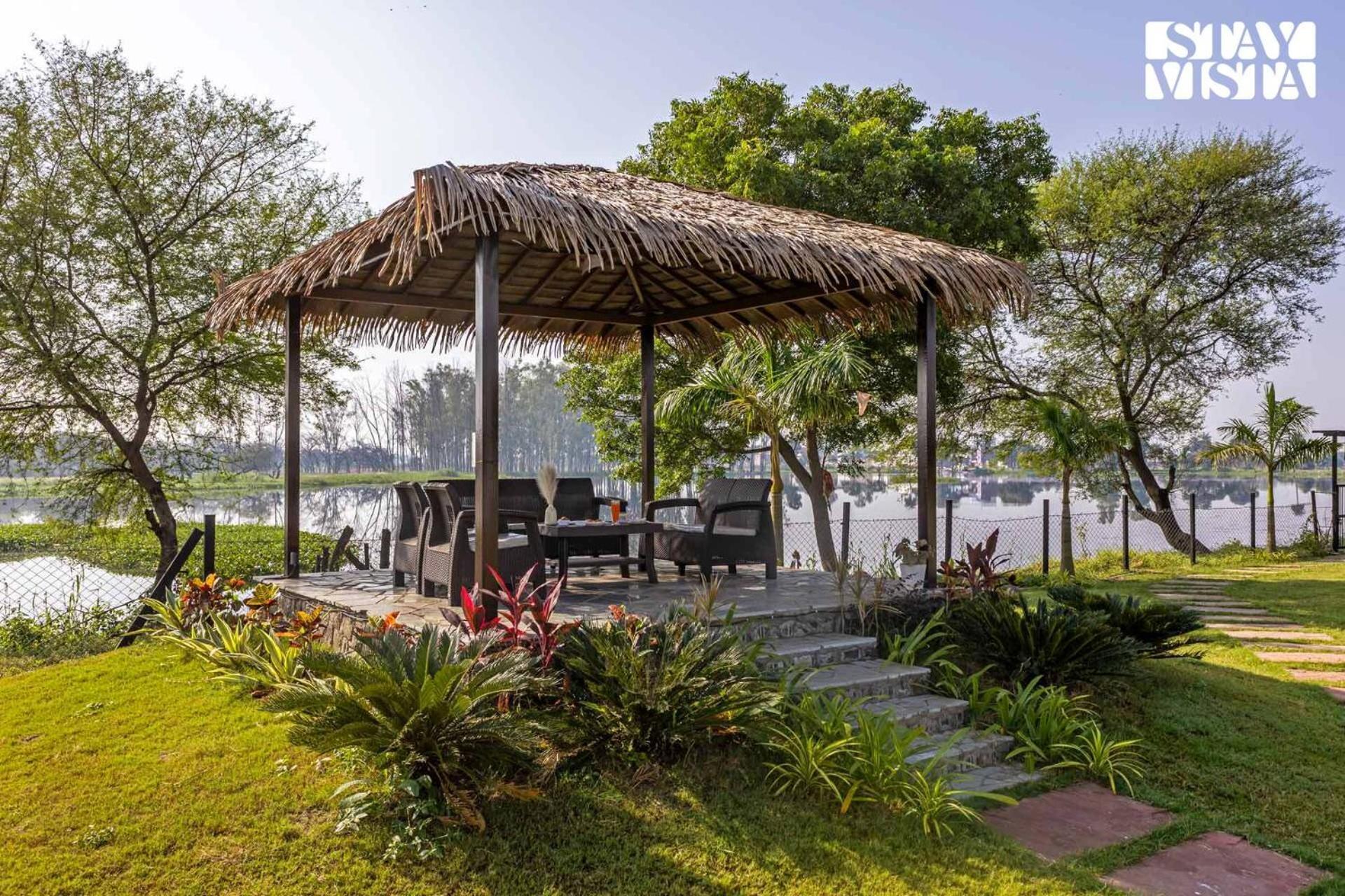 Stayvista At Lotus By The Lake With Pool, Bbq & Lawn 印多尔 外观 照片