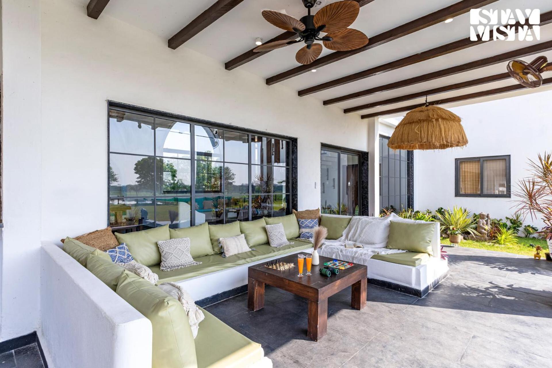 Stayvista At Lotus By The Lake With Pool, Bbq & Lawn 印多尔 外观 照片